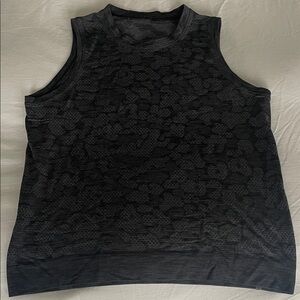 Lululemon Black Patterned Muscle Tee for Women